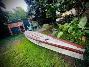 Zahrada ubytování tiny house BARACZEK Brno-Jundrov, ulice Veslařská