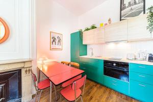 Fotografie z fotogalerie ubytování Colorful apartment 2 bedrooms in the heart of Ollins v destinaci Oullins