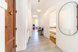 Fotografie z fotogalerie ubytování Colorful apartment 2 bedrooms in the heart of Ollins v destinaci Oullins + 23 fotografií