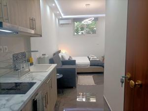 A kitchen or kitchenette at Central Bachelor