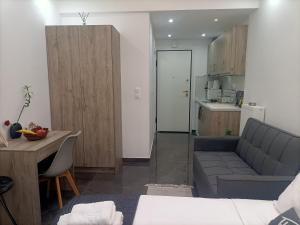 A kitchen or kitchenette at Central Bachelor