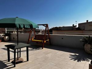 Balkón nebo terasa v ubytování Attico via della Pineta 5 minuti dal mare