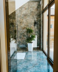 Kupatilo u objektu HOTEL Villa Cvijanović - WELLNESS-SPA