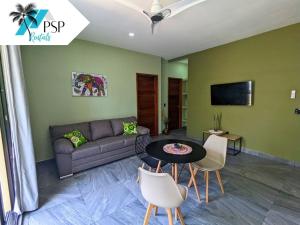 Μια τηλεόραση ή/και κέντρο ψυχαγωγίας στο Villa Vicenta II