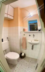 Koupelna v ubytování Ljubljana center with a castle view, PARKING