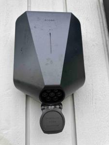 a soap dispenser on the side of a wall at Nyoppusset og romslig leilighet med 6 soveplasser i et familievennlig område in Sarpsborg