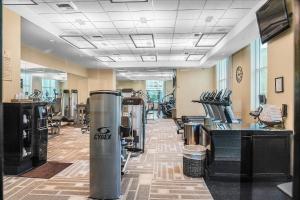 The fitness centre and/or fitness facilities at SIGNATURE MGM TOP 38th FLOOR PENTHOUSE, BEST DELUXE BALONY STRIP VIEW SUITE, NO RESORT FEE, FREE VALET, SHORTEST WALK 2 MGM