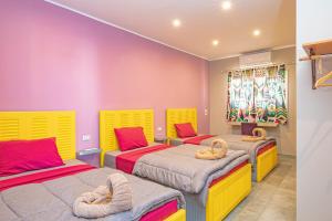 A seating area at Bedcoin Hostel