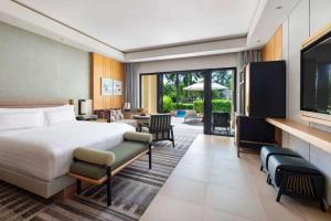 TV a/nebo společenská místnost v ubytování The Ritz-Carlton Sanya, Yalong Bay