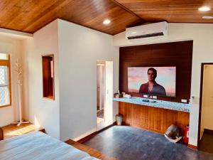 TV a/nebo společenská místnost v ubytování 小城門 親子寵物包棟民宿 City Door Family and Pet-Friendly Entire Home