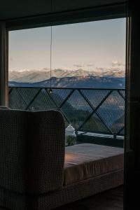A general mountain view or a mountain view taken from az apartmanhoteleket