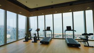 Fitness centrum a/nebo fitness zařízení v ubytování MGM Qingdao