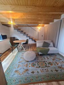 Posezení v ubytování Ermo Loft - Casas do Ermo