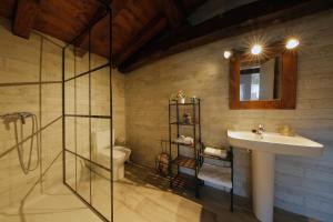 Koupelna v ubytování Ondarbaso Apartamentos Rurales III