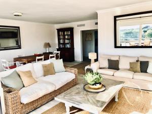 Posedenie v ubytovaní Duplex vistas al golf Guadalmina Marbella