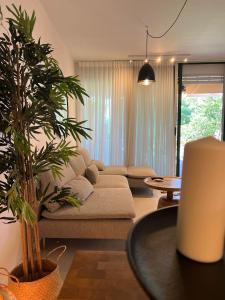 Posezení v ubytování Habostan ceasarea, הבוסתן בקיסריה