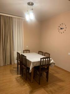 Fotografie z fotogalerie ubytování Mate's home Kazbegi v destinaci Stepancminda + 36 fotografií