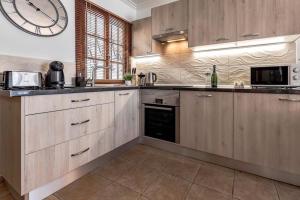 A kitchen or kitchenette at Windsor Panoramic Las Americas
