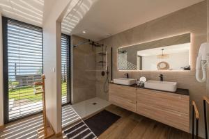 圣若里奥annecyhappylodge 5 * appartement indépendant RDCH chalet 5 pers vue lac jaccuzzi的相册照片