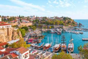 Galeriebild der Unterkunft Peaceful Apartment For Holiday Homes Rooms - BE MY GUEST in Antalya