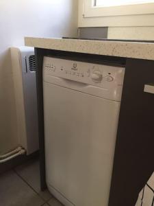 Cuisine ou kitchenette dans l'établissement Lumineux / vue sur parc thermal