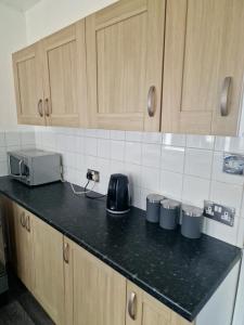 Kuchnia lub aneks kuchenny w obiekcie 3 bed house in Dewsbury West Yorkshire