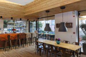 Imagen de la galería de STAY Rhodes Hostel & Bar, en Rodas