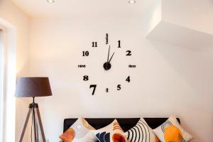 Postel nebo postele na pokoji v ubytování Pass the Keys 49 Byron Square Modern and Spacious 3 Bed Home with Free Parking