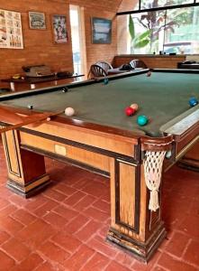 Billiards table sa Sítio em Itapecerica da serra