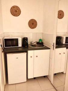 Η κουζίνα ή μικρή κουζίνα στο Studio Cosy(5mn Paris)Metro/RER