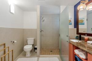 Koupelna v ubytování Maho Beach House - Luxe 1-Bedroom - Ocean View