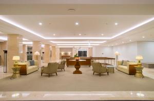 Lobbyn eller receptionsområdet på Surya Hotel & Cottages Prigen