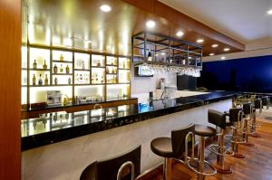 Lounge nebo bar v ubytování Surya Hotel & Cottages Prigen