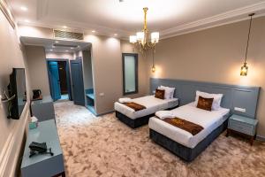 Televisyen dan/atau pusat hiburan di Bravo Hotel
