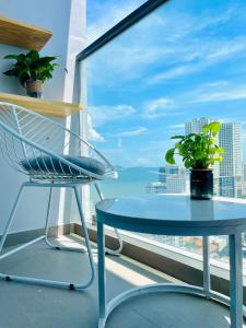 Uma varanda ou terraço em Apartment Full Option Sea View Marina Suites