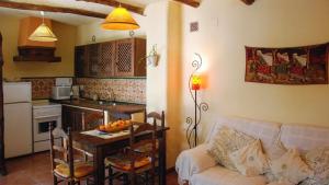 Kuchyň nebo kuchyňský kout v ubytování Casa Africa La Taha - Mecina Fondales by Ruralidays + 24 fotografií