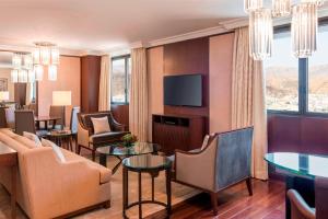 TV o dispositivi per l'intrattenimento presso Sheraton Oman Hotel