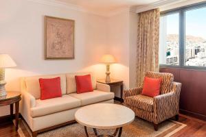 Area soggiorno di Sheraton Oman Hotel