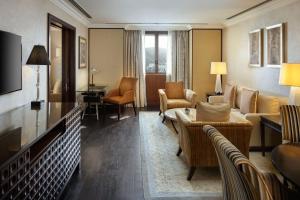 Area soggiorno di Sheraton Oman Hotel