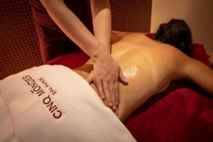 Lázně a/nebo wellness v ubytování Chalet Hôtel Le Prieuré & Spa
