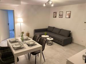 Posezení v ubytování Business Suite 04 mit Netflix Premium & Parkplatz, zentral zu Audi & Schwarz Gruppe with Fußbodenheizung