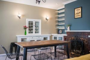 Χώρος καθιστικού στο Big Family House 9 BR 4BH 13 BED +26 φωτογραφίες