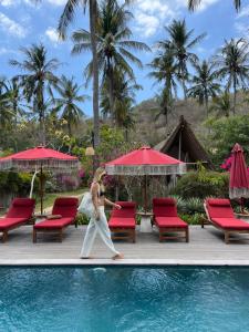 Bazén v ubytování Amahelia Luxury Resort & Restaurant - Gili Asahan nebo v jeho okolí