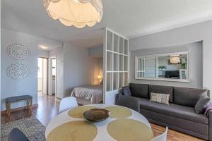 Posezení v ubytování Encantador apartamento en primera línea de playa