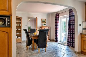 Kuchyň nebo kuchyňský kout v ubytování Finest Retreats - Gratton House