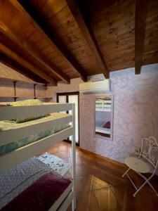 Двухъярусная кровать или двухъярусные кровати в номере Court Inn