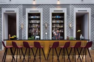 Getränke in der Unterkunft art'otel berlin mitte, Powered by Radisson Hotels