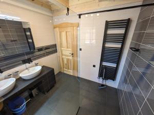 Kylpyhuone majoituspaikassa Wellness Chalet Kohútka