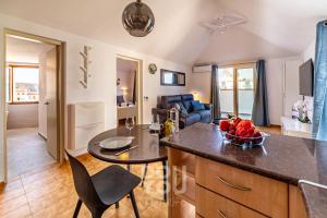 TV a/nebo společenská místnost v ubytování Prime Apartments "Los Diamantes"