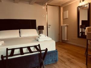 Gallery image of Locanda Gatto Bianco in Bergamo